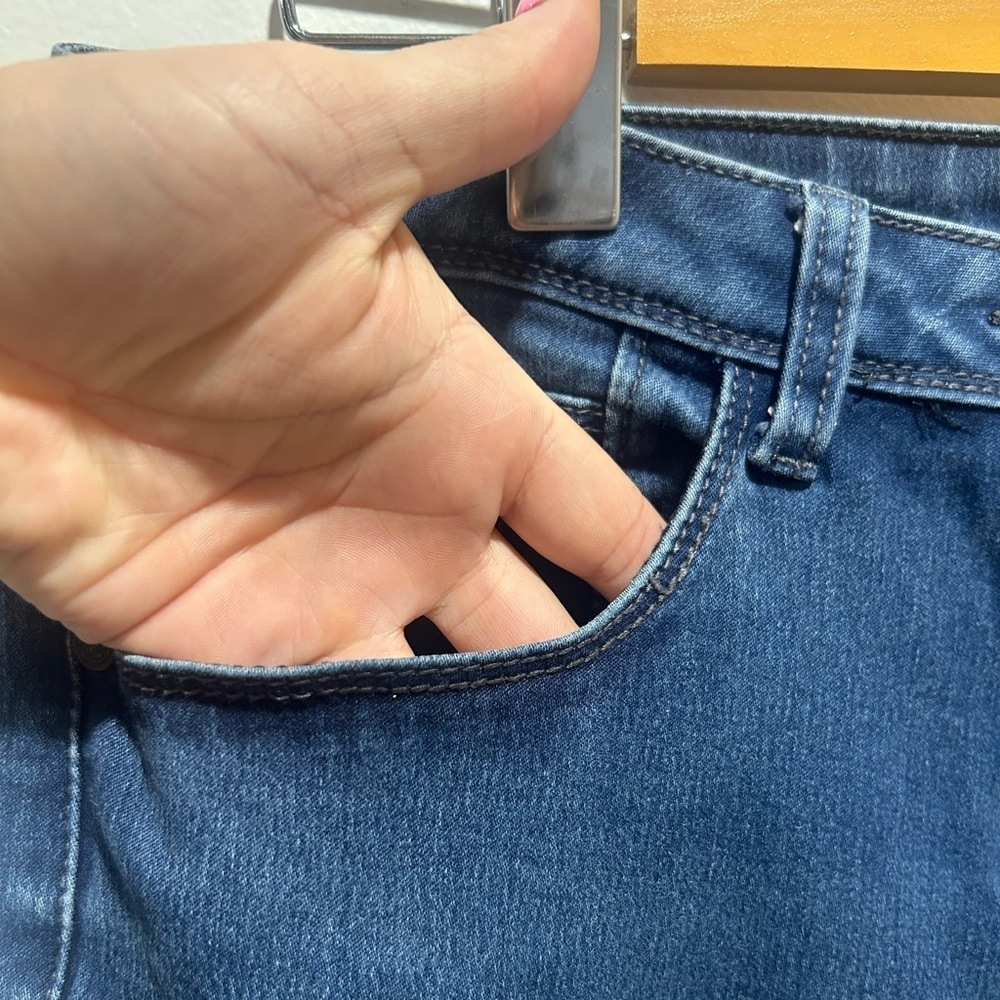LE GRENIER 80 brand jeans size 11,straight leg, button/zipper front - Picture 3 of 9
